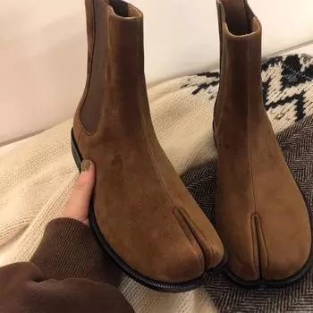Замшевые ботильоны Tabi с раздельным носком, однотонные плиссированные ботинки на низком каблуке, подиумная обувь для банкета, осенняя новая обувь класса люкс 35