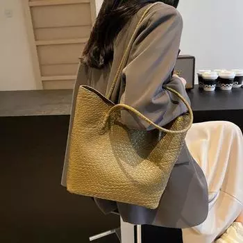 Зарубежный заказ, высококачественная универсальная сумка большой вместимости для женщин 2024 года, новая осенне-зимняя модная сумка-тоут для поездок на работу, сумка через плечо чёрный