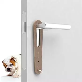 Защелка для кошачьей дверцы — установите быстросъемный эластичный ремень-защелку, чтобы впустить кошку и не допустить собаку к наполнителю и еде.