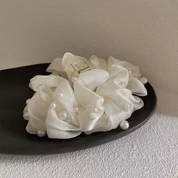 Зажим для волос в виде акулы с сетчатым жемчужным цветком