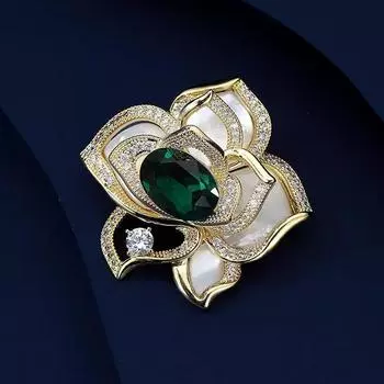 Зеленая камелия брошь элитная женская изысканная роскошная брошь нишевая элитная дизайнерская булавка с ювелирными изделиями