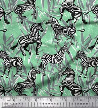 Зеленая полиэфирная креповая ткань Soimoi с принтом листьев и диких животных от The Yard, 42 дюйма 42 Inch Wide - Poly Crepe зелёный
