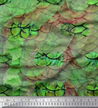 Зеленая полиэфирная креповая ткань Soimoi с принтом из кожи рыб и перьев животных, 42 дюйма по метрам 42 Inch Wide - Poly Crepe зелёный
