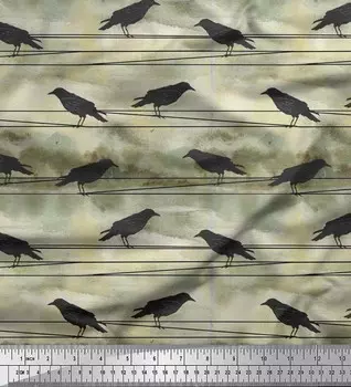 Зеленая полиэфирная креповая ткань Soimoi Ткань с принтом вороны и птиц шириной 42 дюйма в ярдах 42 Inch Wide - Poly Crepe зелёный