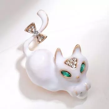 Зеленые глаза Кошка Эмаль Брошь Жемчуг Стразы Ювелирные изделия Кошка Китти Значок Брюки белый