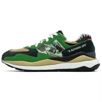 Зеленые кроссовки унисекс New Balance BAPE x 57/40 M5740BAE 37