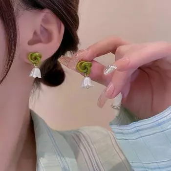 Зеленые серьги с цветком перезвона ветра для женщин, модные японские и корейские маленькие свежие серьги