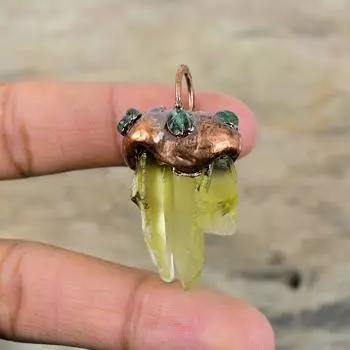 Зеленый аметист грубый кулон гальванопластика медный кулон Зеленый турмалин грубый кулон гальванопластика драгоценный камень кулон подарок для нее