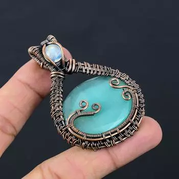 Зеленый драгоценный камень Monalisa из чистой медной проволоки, обернутый подвеской ручной работы, ювелирное изделие для подарка 2.56 Inches зелёный