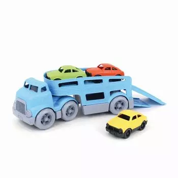 Зеленый игрушечный автомобиль-перевозчик