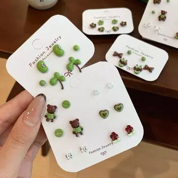 Зеленый комплект сережек с мультяшным принтом: Коллекция осень/зима для студентов — милые универсальные серебряные гвоздики