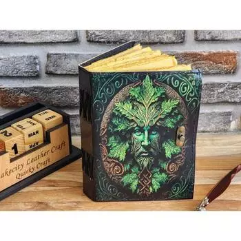 Зелёный человек Кожаная записная книжка с принтом! Гримуарный журнал! Личный блокнот! Блокнот Заклинаний Подарок для Него Книга Теней! Блокнот рецептов 7 x 5 in