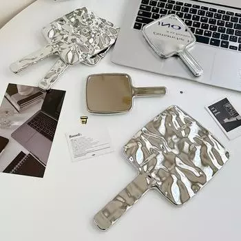 Зеркало для макияжа для женщин, держащее в руках небольшое зеркало, зеркало для макияжа, зеркало для красоты