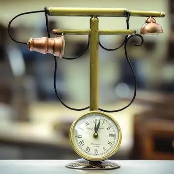 Железные винтажные ретро настольные аналоговые часы, классический образец гостиной, домашнего декора, для особых случаев (телефон), 35,5 сантиметров, золото