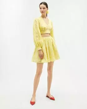 Желтая юбка с вышивкой