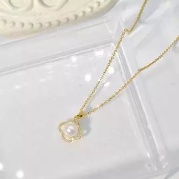 Жемчужное ожерелье-клевер Женское Легкая роскошь Премиальное чувство Простое Универсальное Титановая сталь Цепочка для ключиц