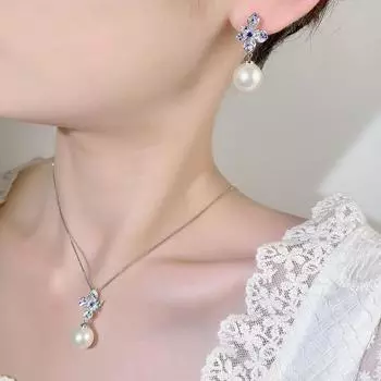 Жемчужное ожерелье Niche Light Luxury Silver Needle Earrings Pearl Temperament Summer Universal Set Cushion Earrings Royal Blue Women