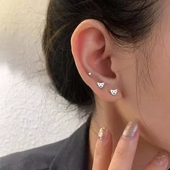 Женщина с серьгами-медведями из Тондэмуна, Южная Корея, ежедневно ездит на работу, маленькие мультяшные серьги с красной пандой, тренд в Instagram