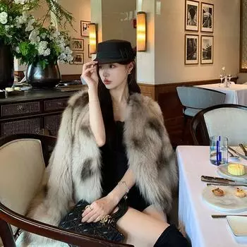 [Женщина-ведущая] Цветочная лисья шерсть тонкая шуба с V-образным вырезом простая базовая легкая One Size
