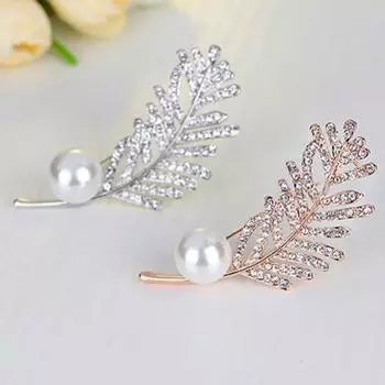 Женщины Элегантный горный хрусталь Лист узор Искусственный жемчуг Декор Брошь Булавка Ювелирные изделия Рождественский подарок серебряный