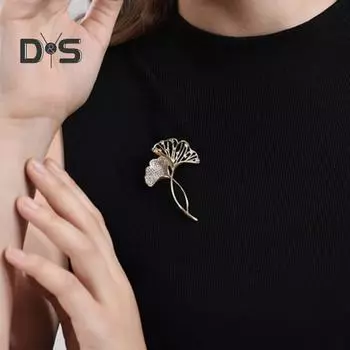 Женская элегантная брошь в форме листа гинкго, блестящие стразы, инкрустированная булавка, воротник, шаль, шарф, значок, аксессуары для костюма золотистый