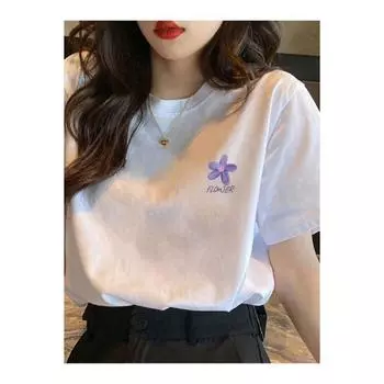 Женская белая футболка оверсайз с цветочным принтом