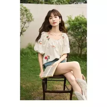 Женская блузка Mishow, новинка 2023 года, лето, новый корейский стиль с вышивкой, квадратный воротник, пышные рукава, повседневный топ с цветочным принтом MXC38X0092 S