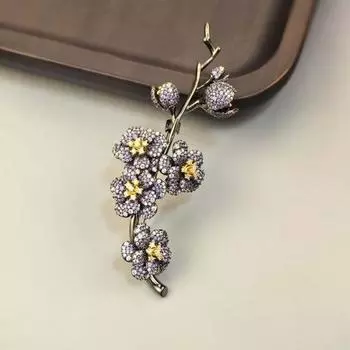 Женская брошь в элегантном дизайне «легкая роскошь», инкрустированная цирконом, в виде цветка сливы. Модная и универсальная, нишевый дизайн.