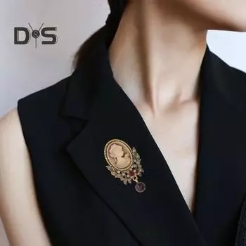 Женская брошь в стиле ретро с человеческим профилем, рельефный ретро-узор из стразов, противоскользящий ажурный воротник для пальто, шляпа, шарф, украшение для одежды, прищепка для выпускного вечера золотистый