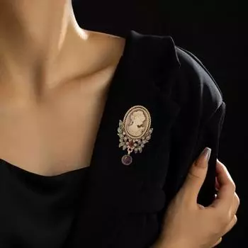 Женская брошь в стиле ретро с человеческим профилем, рельефный ретро-узор из стразов, противоскользящий ажурный воротник для пальто, шляпа, шарф, украшение для одежды, прищепка золотистый