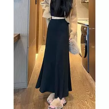 Женская черная трикотажная юбка А-силуэта с узором «рыбий хвост» — средней длины, облегающего кроя, на весну и осень M