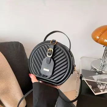 Женская фактурная простая однотонная маленькая свежая сумка в иностранном стиле 2024 года, осенняя сумка-мессенджер через плечо, маленькая круглая модная сумка чёрный