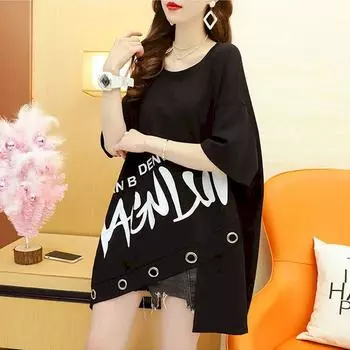 Женская футболка Нерегулярная футболка с коротким рукавом Летняя тенденция Свободный топ средней длины Модный дизайн Негабаритная тонкая футболка с половиной рукава