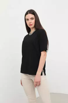 Женская футболка оверсайз с широкими ребристыми разрезами и деталями черного цвета