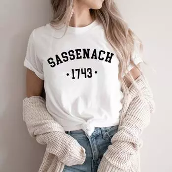 Женская футболка Sassenach 1743 Футболка с мотивом книги «Чужестранка» Футболка с Клэр Джейми Фрейзер Футболка в стиле сериала «Чужестранка» L темно-синий