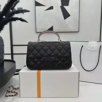 Женская классическая сумка из овчины с цветными блоками 23P: Изысканная сумка-клапан с бриллиантами, украшенная цепочкой грязно-белый