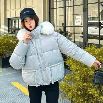 Женская короткая одежда, новая корейская версия утепленной пуховой одежды, белая студенческая куртка с большим меховым воротником. M чёрный