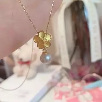 Женская летняя легкая роскошная нишевая дизайнерская цепочка на ключицу с имитацией жемчуга и цветком из нержавеющей стали