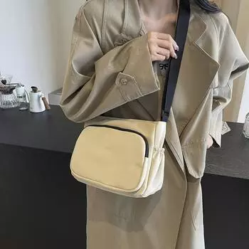 Женская маленькая квадратная сумка, однотонная сумка через плечо, сумка через плечо для поездок на работу чёрный