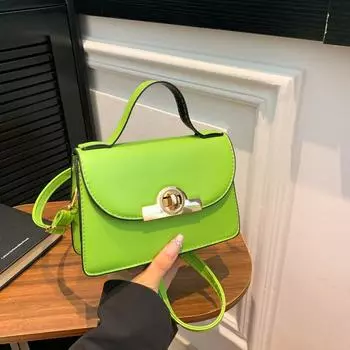 Женская маленькая сумка 2024 года, летняя новая модная сумка иностранного производства, большая вместимость, одно плечо, косой пролет, маленькая квадратная сумка чёрный