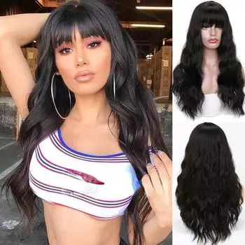 Женская мода с длинным вьющимся париком с челкой