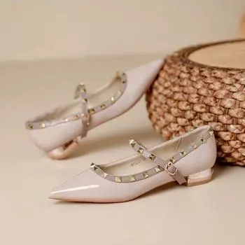 Женская мода туфли на низком каблуке осень новые остроконечные головки неглубокие заклепки линия с противоскользящей износостойкой низкой верхней частью туфли 35 чёрный