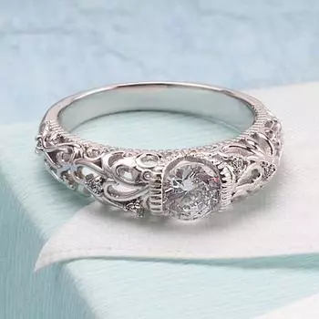 Ажурное кольцо с белым цирконом 5 серебряный