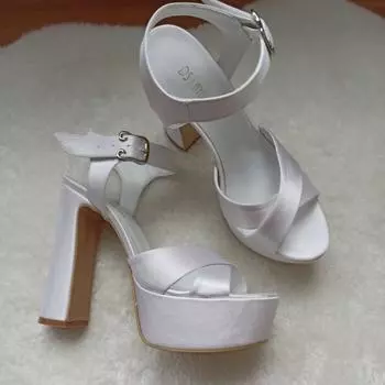 Женская модная белая атласная вечерняя обувь на платформе