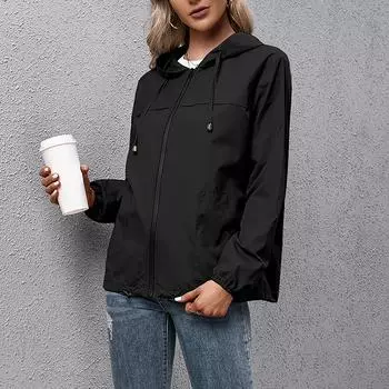 Женская модная простая однотонная ветрозащитная и непромокаемая карманная ветровка с капюшоном для занятий спортом на открытом воздухе, карманная куртка L чёрный