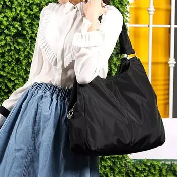 Женская модная сумка через плечо большой емкости, легкая сумка для мамы, трендовая сумка, водонепроницаемая сумка из нейлоновой ткани One size чёрный