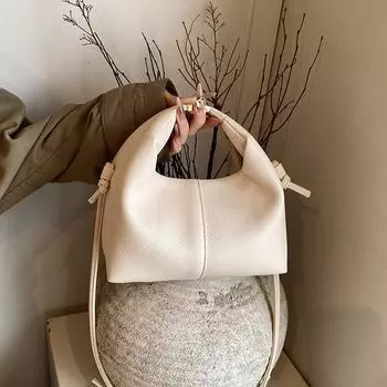 Женская новинка 2024 года, городская, простая и модная, переносная сумка-мессенджер на одно плечо с косой кромкой из искусственной кожи с мягкой поверхностью чёрный