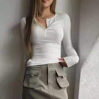 Женская облегающая футболка с длинными рукавами и круглым вырезом - модный повседневный тренд сезона весна/осень чёрный