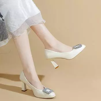 Женская обувь 2024 года, брендовые женские туфли на высоком каблуке с мелким узором, модные однотонные босоножки с кристаллами, женские, горячая распродажа, туфли на каблуках с квадратным носком для женщин 34 чёрный