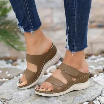 Женская обувь 2024 года, высококачественные базовые женские тапочки, модные повседневные тапочки больших размеров, женские летние тапочки с открытым носком на танкетке 36 чёрный